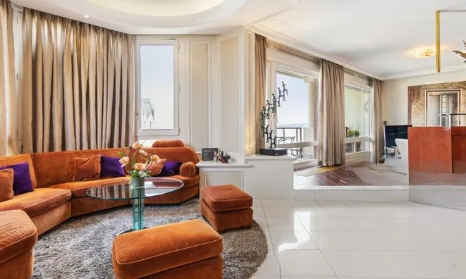 Недвижимость Roof flat 8 rooms: 3