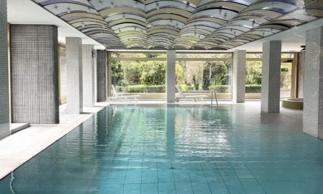 Недвижимость Apartment 4 rooms: 5