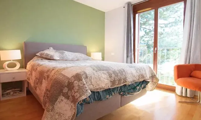 Недвижимость Apartment 5 rooms: 4