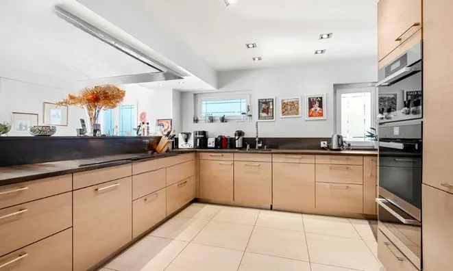 Недвижимость Single house 9 rooms: 8