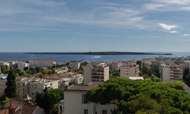 Недвижимость Villa Croix des Gardes: 1