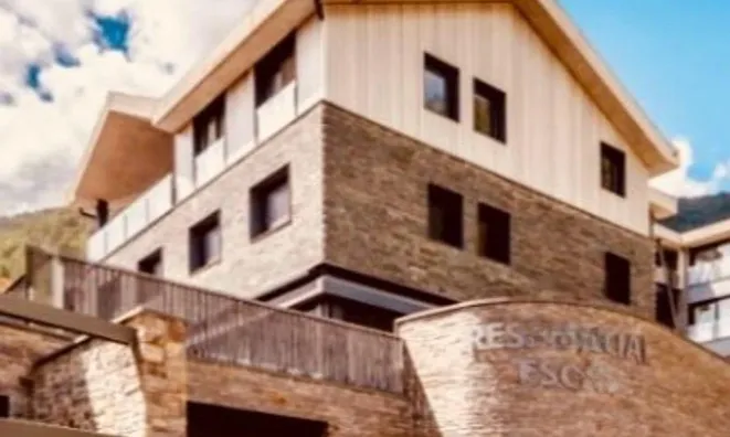 Недвижимость Exclusive high-end duplex with garden and private box: 1