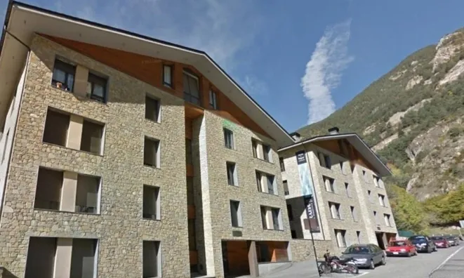 Недвижимость 2-bedroom apartment with additional room for sale in La Massana: 2