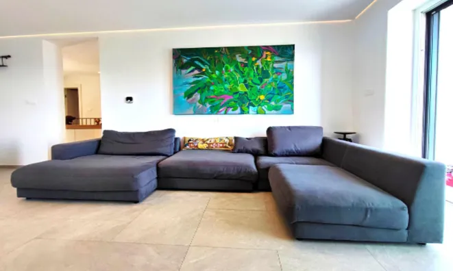 Недвижимость Трёхкомнатная квартира Жустерна: 15