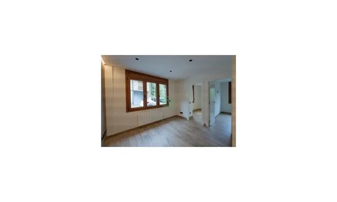 Недвижимость 2-bedroom apartment with 2 auxiliary rooms for sale in Encamp: 1