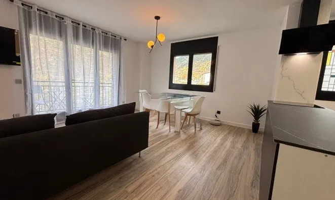 Недвижимость 3 bedroom apartment + 3 auxiliary rooms for sale in Encamp: 1