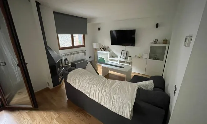 Недвижимость 2-bedroom apartment with 2 auxiliary rooms for sale in Ordino: 1