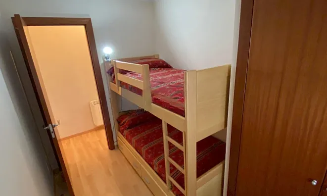Недвижимость Fantastic 3-bedroom apartment with parking and storage in El Tarter: 9