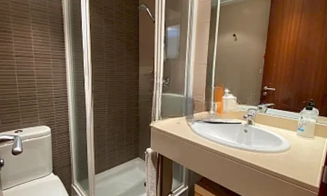 Недвижимость Fantastic 3-bedroom apartment with parking and storage in El Tarter: 13