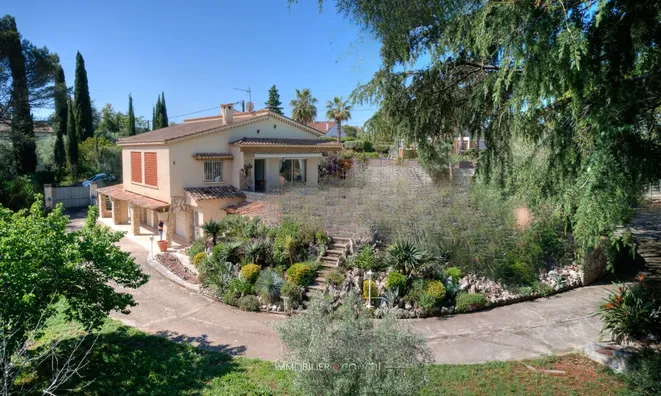 Недвижимость Villa Mougins: 1