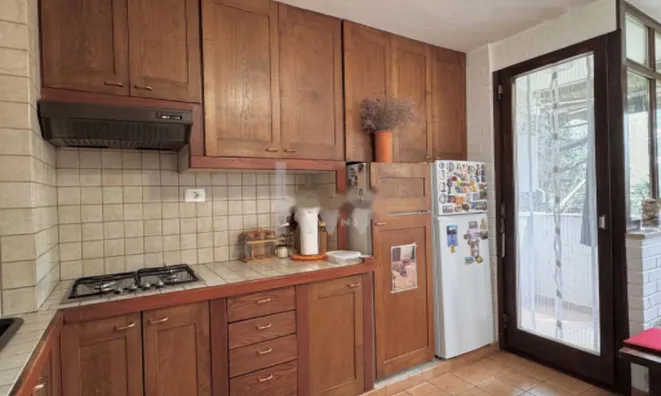 Недвижимость Четырехкомнатная квартира в Копере: 5