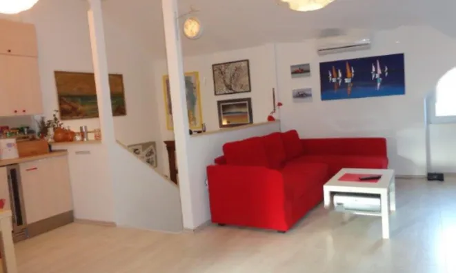 Недвижимость Трёхкомнатная квартира в центре Пирана: 6