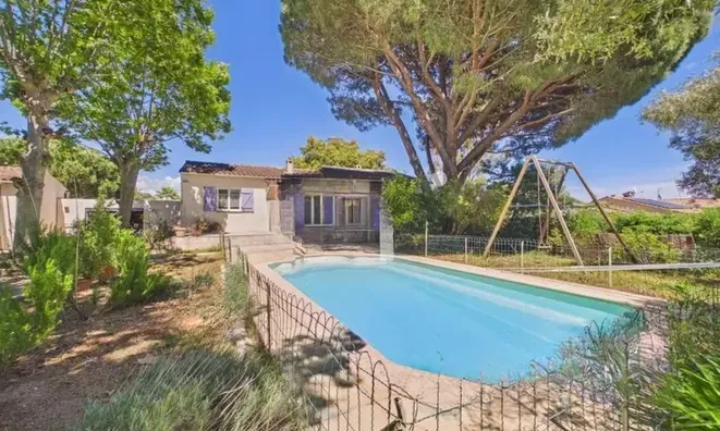 Недвижимость Villa Les Termes Mandelieu: 1