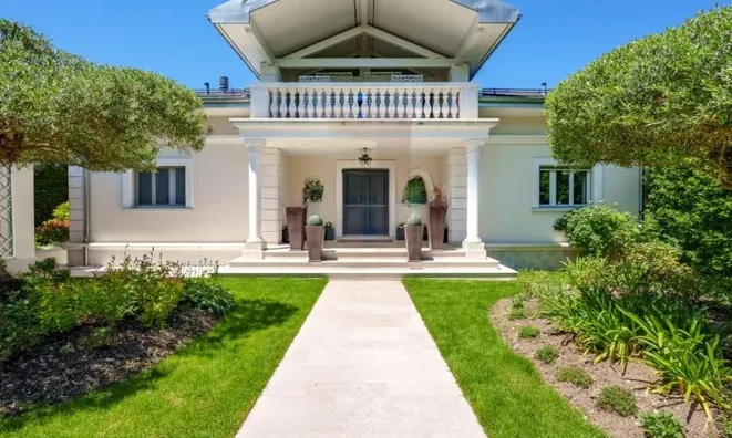 Недвижимость Single house: 3