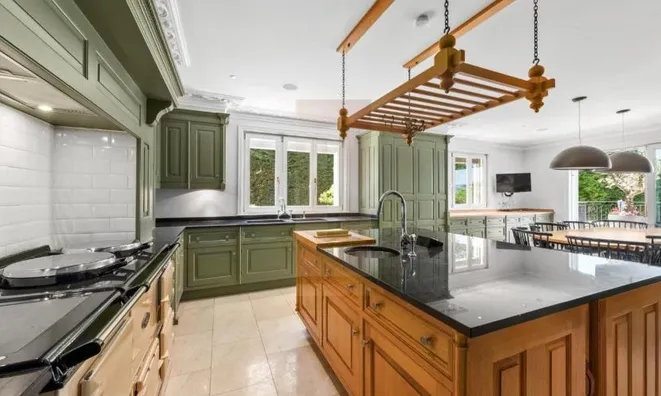 Недвижимость Single house: 8