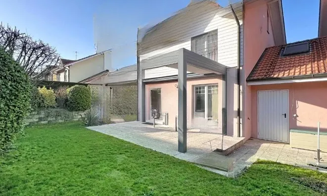 Недвижимость Row house 5 rooms: 1