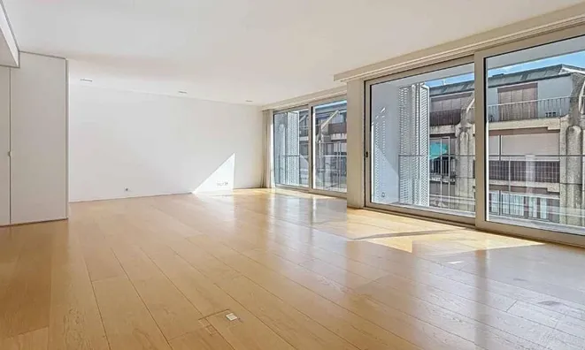 Недвижимость Apartment 4 rooms: 3