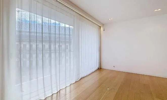 Недвижимость Apartment 4 rooms: 5