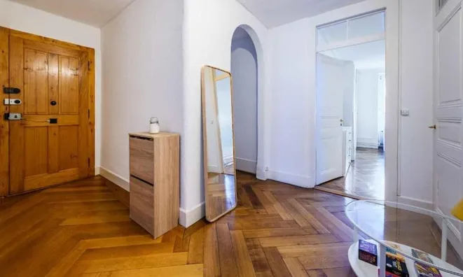 Недвижимость Residential building: 4