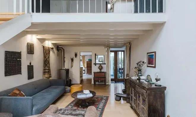 Недвижимость Single house 7 rooms: 2