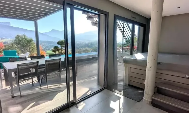 Недвижимость Single house 9 rooms: 11