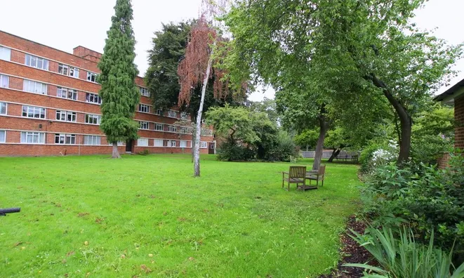 Недвижимость Upper Richmond Road: 1