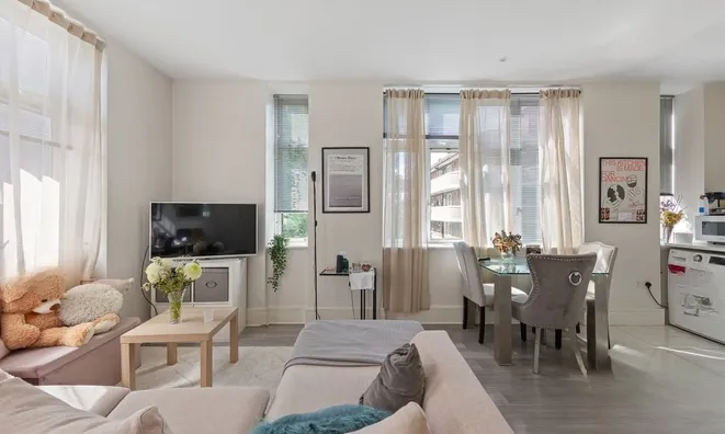 Недвижимость Henriques Street: 11