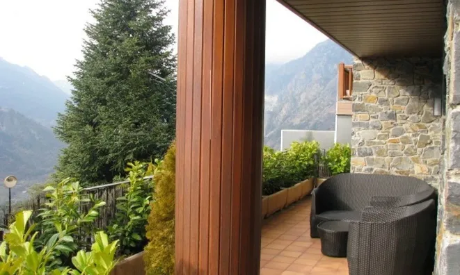 Недвижимость Chalet for sale in exclusive residential area of Escaldes: 2