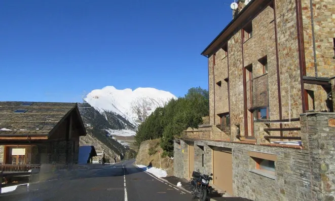 Недвижимость Magnificent large chalet in Canillo: 2