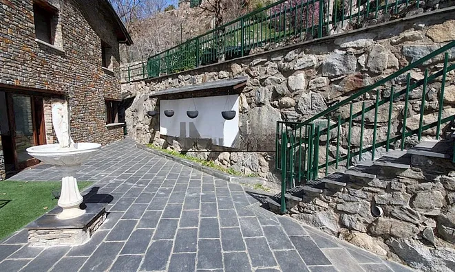 Недвижимость Magnificent chalet on Carretera d’Engolasters Escaldes-Engordany: 1