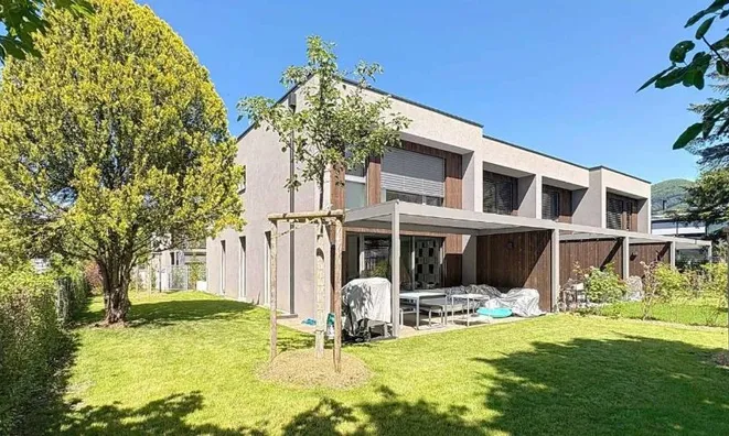 Недвижимость Row house 5 rooms: 1