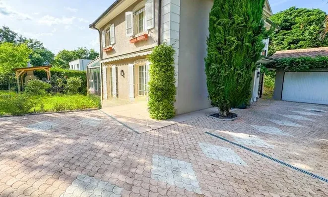 Недвижимость Single house 9 rooms: 2