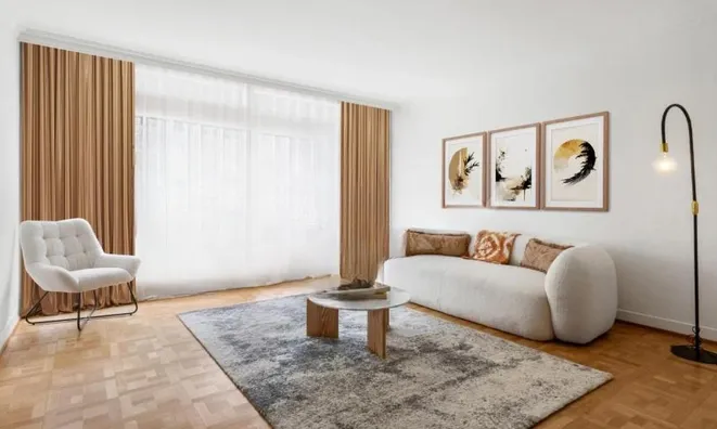 Недвижимость Apartment 4 rooms: 4