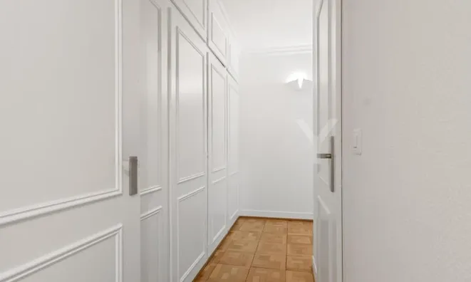 Недвижимость Apartment 4 rooms: 8