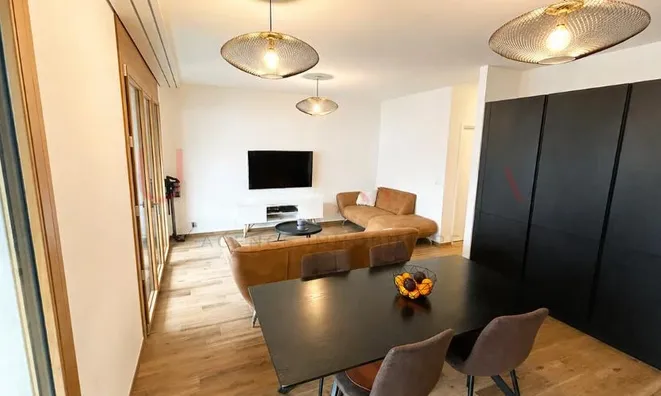 Недвижимость Apartment 4 rooms: 5