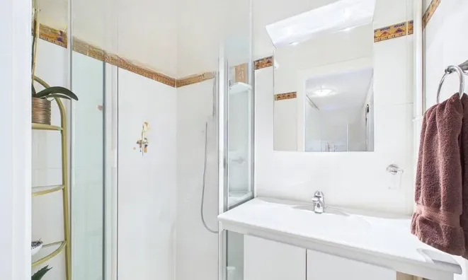 Недвижимость Apartment 6 rooms: 8
