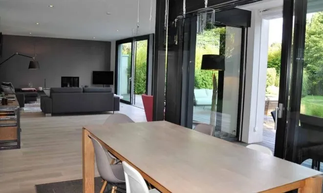 Недвижимость Villa 8 rooms: 4