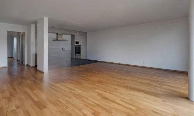 Недвижимость Apartment 4 rooms: 6