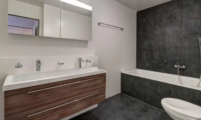 Недвижимость Apartment 4 rooms: 8