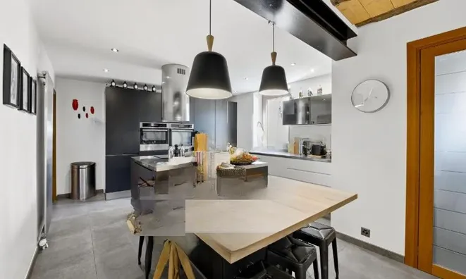 Недвижимость Single house 7 rooms: 11