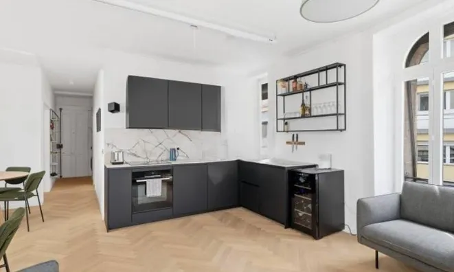 Недвижимость Apartment 4 rooms: 3