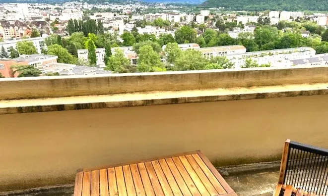 Недвижимость Apartment 5 rooms: 6