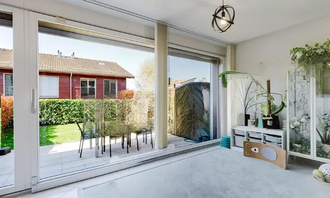 Недвижимость Bifamiliar house 6 rooms: 6