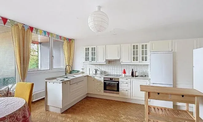 Недвижимость Apartment 4 rooms: 2