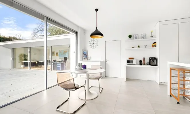 Недвижимость Single house 10 rooms: 4