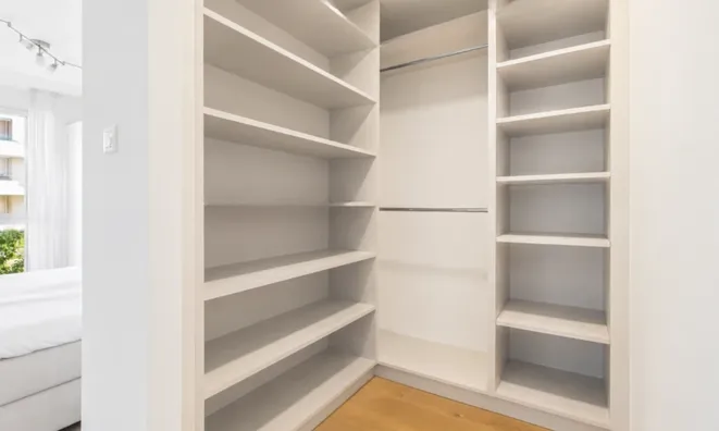 Недвижимость Apartment 5 rooms: 9