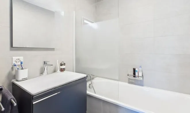 Недвижимость Apartment 5 rooms: 10
