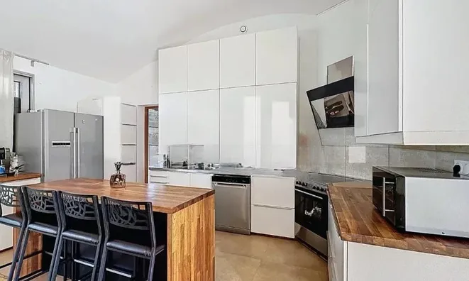 Недвижимость Single house 10 rooms: 3