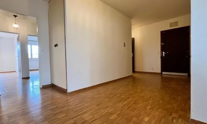 Недвижимость Apartment 6 rooms: 4