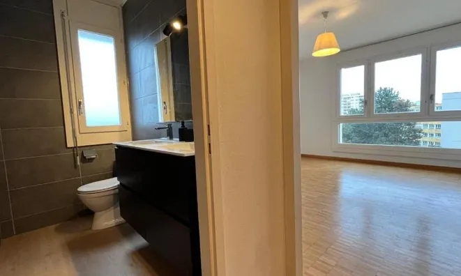 Недвижимость Apartment 6 rooms: 8